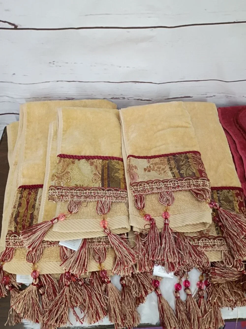 Avanti & Croscill 7 Piece Towel Set With Tassels & Elegant Patterns - Hand Finge